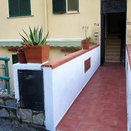 With One Bedroom In Atrigna With Wonderful Sea View And Furnished Terrace 2 Km From The Beach Apartmán *