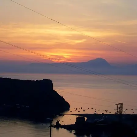 With One Bedroom In Atrigna With Wonderful Sea View And Furnished Terrace 2 Km From The Beach * San Nicola Arcella